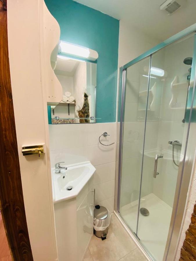 3 Bed Apartment/Explore The Area/Enjoy Our Pub Galway Extérieur photo