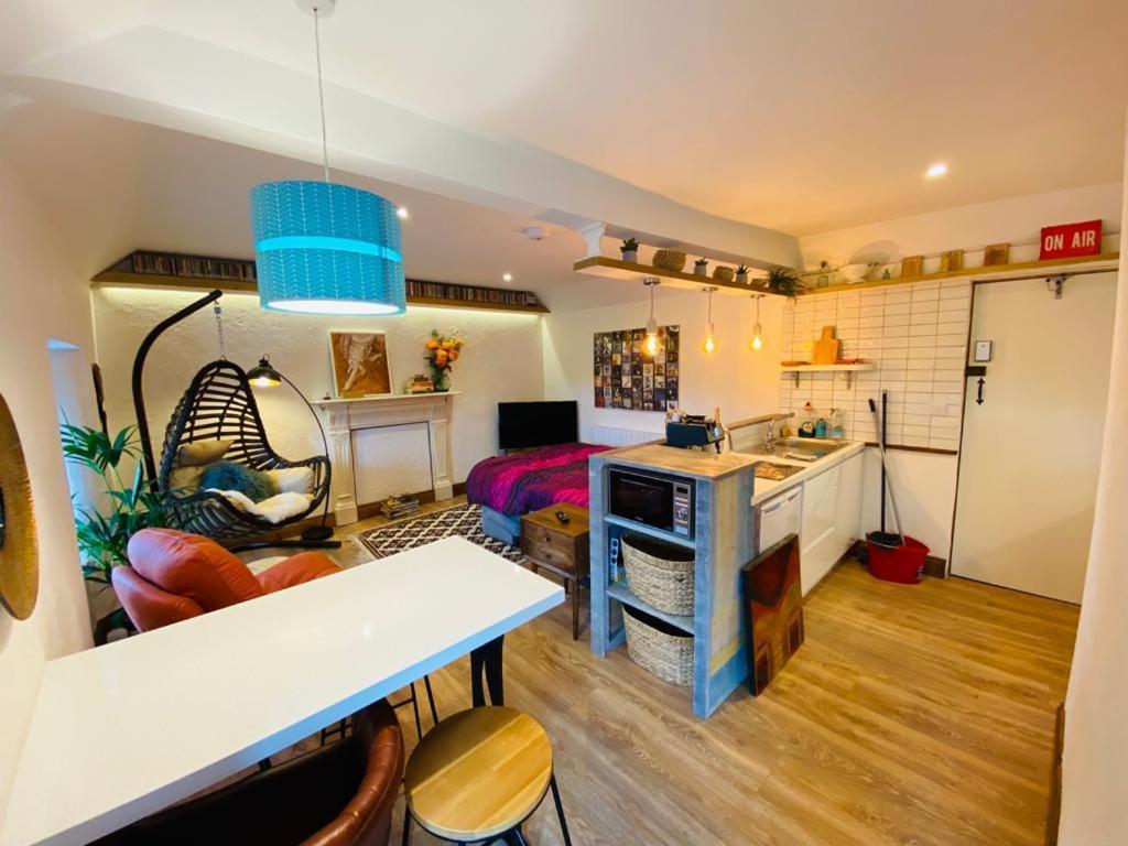 3 Bed Apartment/Explore The Area/Enjoy Our Pub Galway Extérieur photo